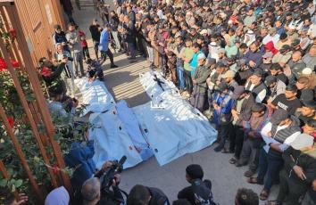 تشييع شهداء القصف الإسرائيلي الذي طال مركبة شرطة مدنية في مواصي خان يونس جنوبي قطاع غزة