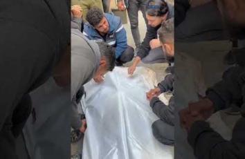 "الحرب ما خلصت هذا كذب وما في أمان إلنا ولأطفالنا".. مواطن يتحدث عن استمرار القصف والاستهداف بغزة