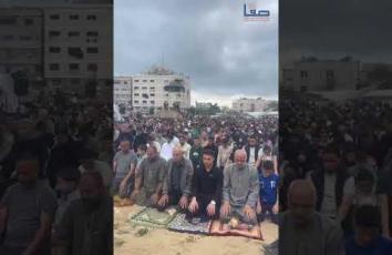 صلاة عيد الأضحى المبارك في ساحة السرايا وسط مدينة غزة