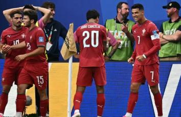 فرحة البرتغال بالفوز على أوزبكستان