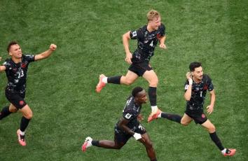 فرحة منتخب كندا بالفوز