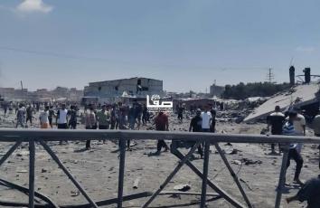 من مكان الاستهداف في بلدة الزوايدة وسط قطاع غزة بعد غارة جوية إسرائيلية