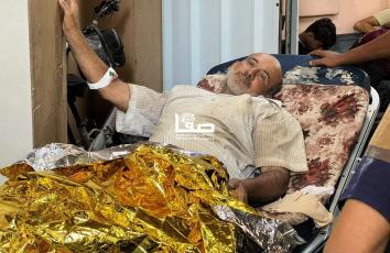 وصول جرحى إلى مجمع ناصر الطبي إثر إصابتهم برصاص الاحتلال في مواصي خانيونس ورفح جنوبي قطاع غزة