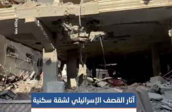 آثار استهداف طائرات الاحتلال شقة سكنية قرب دوار حيدر بحي الرمال غربي مدينة غزة فجر اليوم