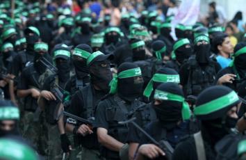 عناصر من كتائب القسام خلال عرض في القطاع