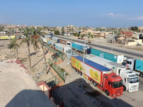 دخول 236 شاحنة إلى قطاع غزة عبر كرم أبو سالم اليوم