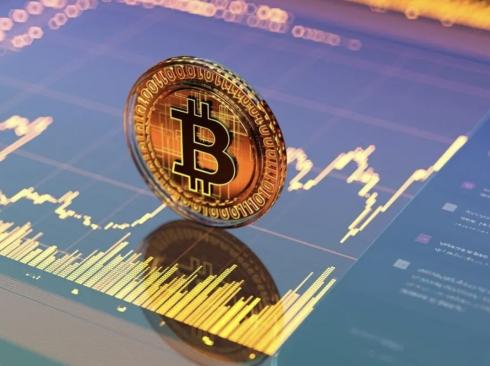 بيتكوين تهبط بأكثر من 4% عقب اختراق أمني لمنصة باينانس