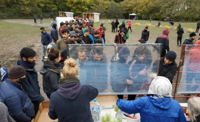 Inquiétudes en matière de droits concernant l’expulsion par la France de réfugiés non européens pour protéger les citoyens ukrainiens
