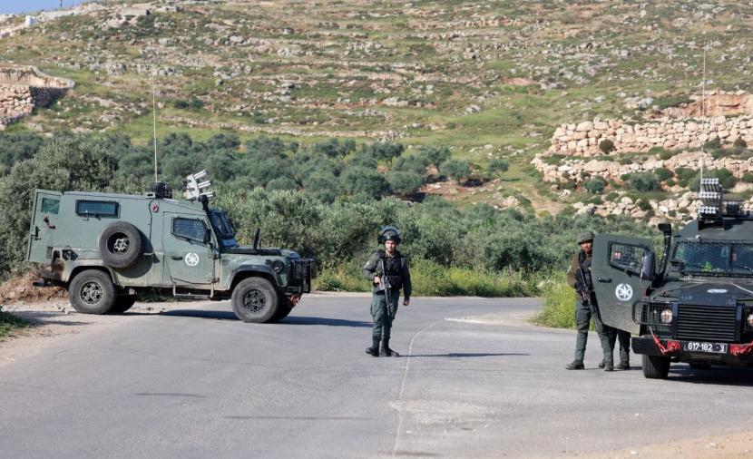 الاحتلال ينصب حواجز ويحرر مخالفات للمركبات بالقدس