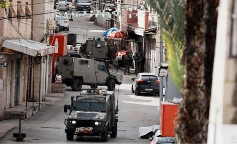 24 مواطنًا تم اعتقالهم منذ صباح اليوم في العدوان على الضفة