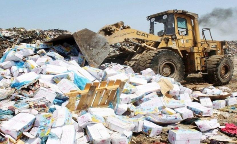 مباحث تموين خانيونس تُتلف 20 طنًا من الدجاج المجمد الفاسد