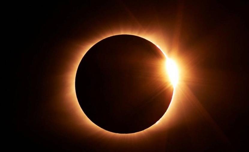 موعد كسوف الشمس الكلي 2026 وأماكن المشاهدة في الدول العربية
