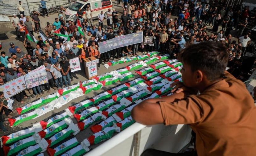 تشييع جثامين 75 شهيدًا انتُشلوا من تحت أنقاض منازل بمدينة غزة