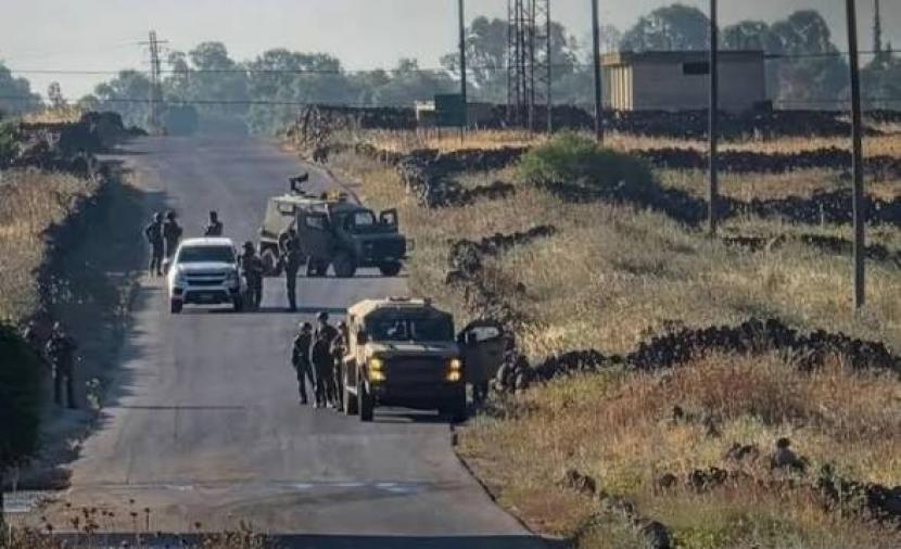 الاحتلال يحتجز 4 سوريين أثناء عودتهم من قطاف الزيتون بالقنيطرة