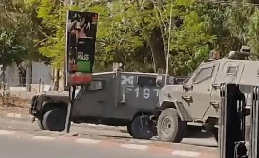 الاحتلال يقتحم قلقيلية ويُُحقق مع شابين ميدانيًا