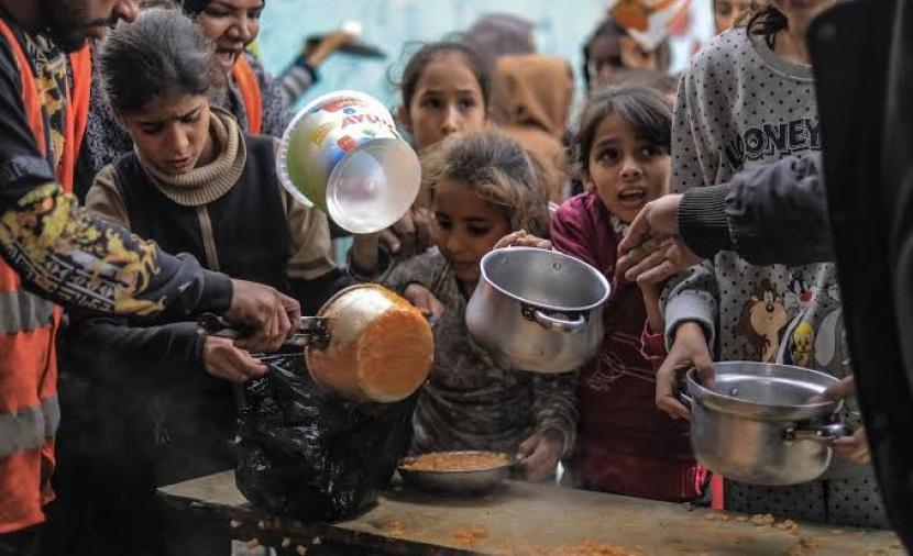 "هندسة المجاعة".. خنق إسرائيلي مبرمج على المعابر واستنزاف بجشع الاحتكار في غزة