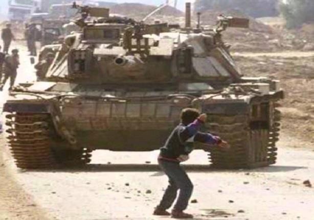 فارس_عودة_والدبابة.jpg