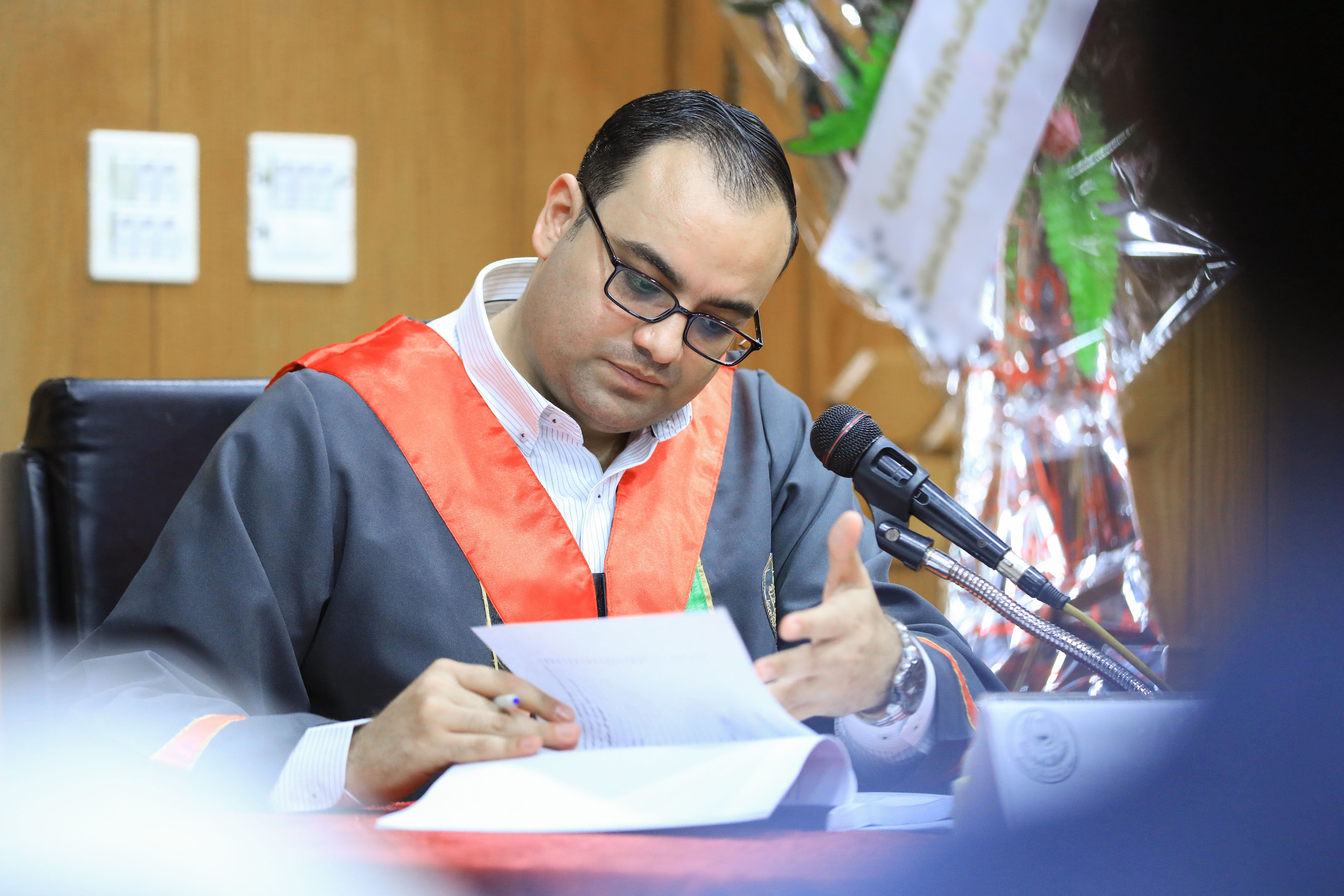صورة المناقشة معدل.jpg